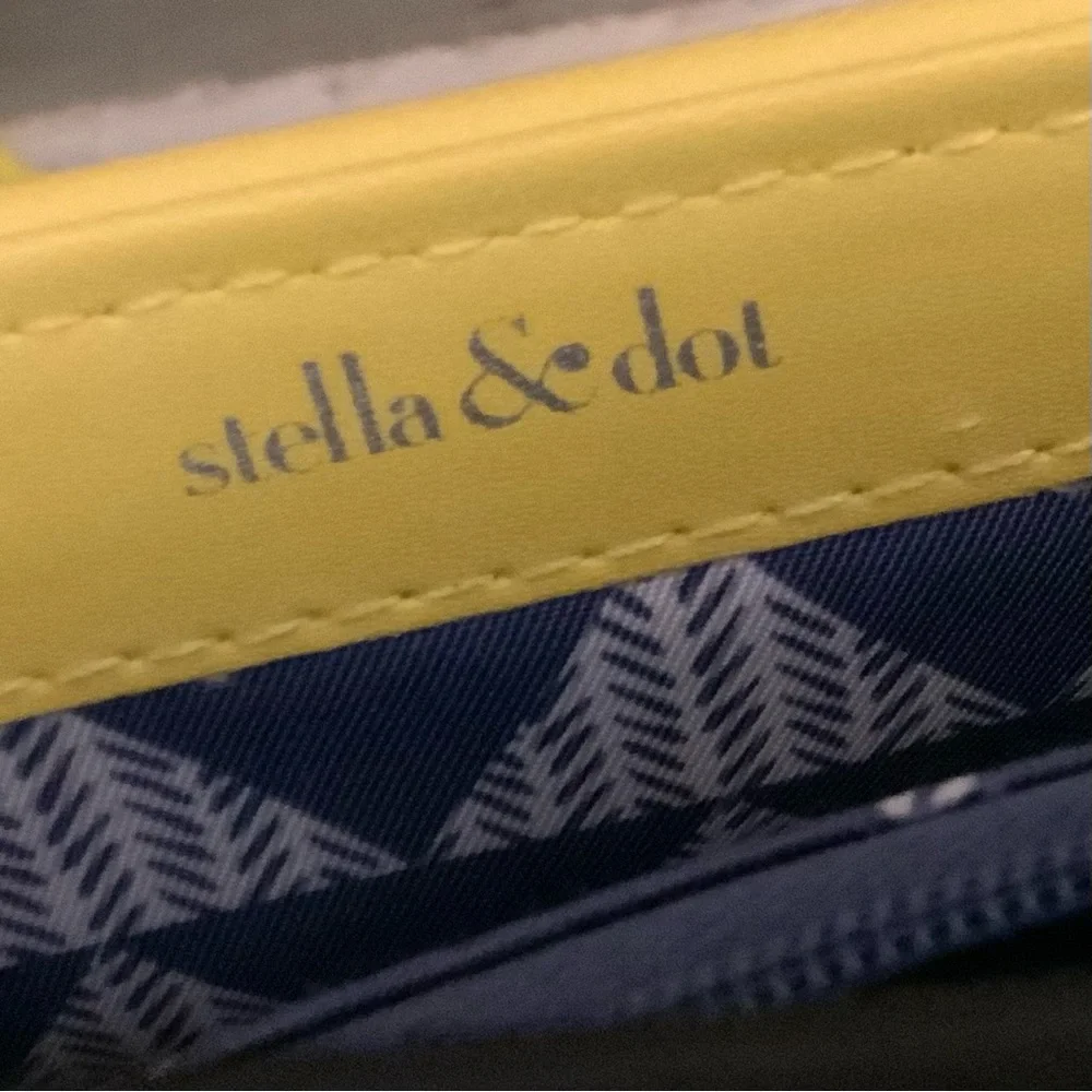 Stella & Dot Nolita Electric Yellow Sidekick Crossbody Bag Purse 6x5x1‎ GC